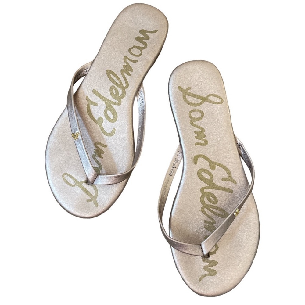 Sam Edelman Olivia Charm Rose Gold Flip Flops Size 4 Summer Beach Pool EUC Vacay